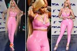 Nicki minaj camel toe meme 🔥 Nicki Minaj Suffers Wardrobe Ma